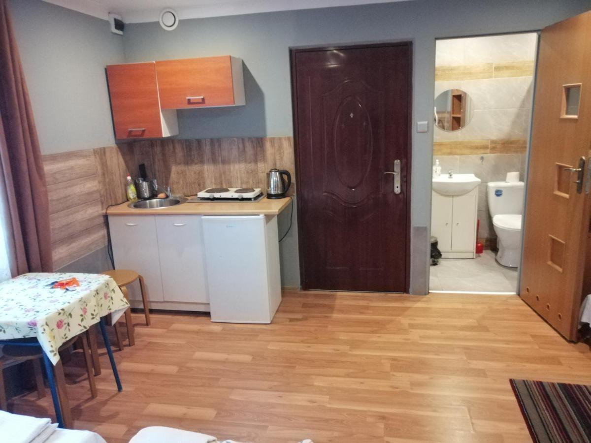 Pokoje Goscinne Polo Częstochowa Esterno foto
