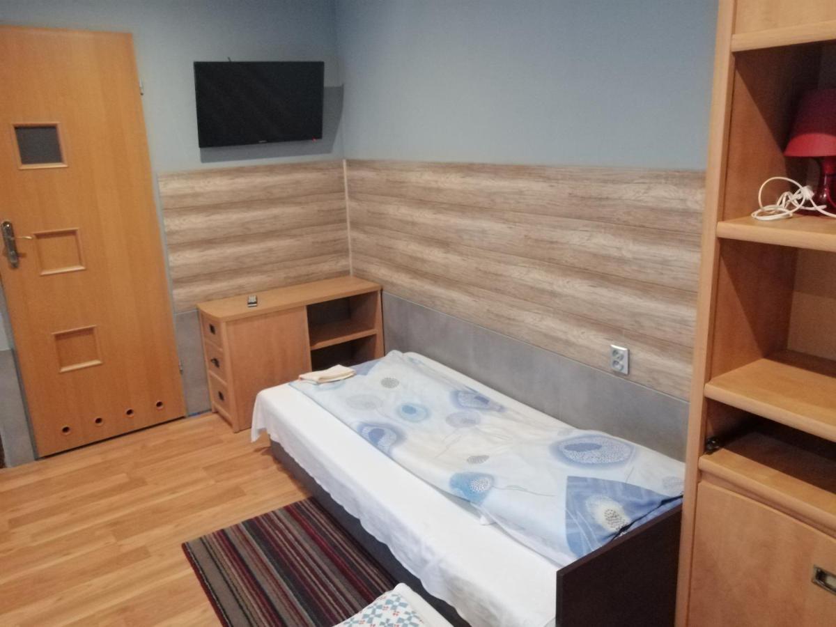 Pokoje Goscinne Polo Częstochowa Esterno foto