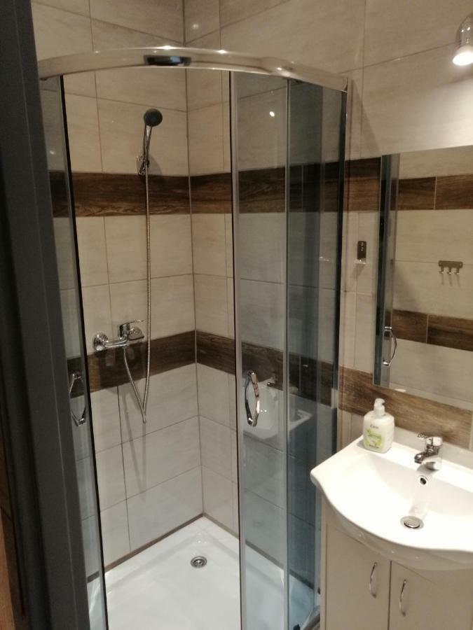 Pokoje Goscinne Polo Częstochowa Esterno foto