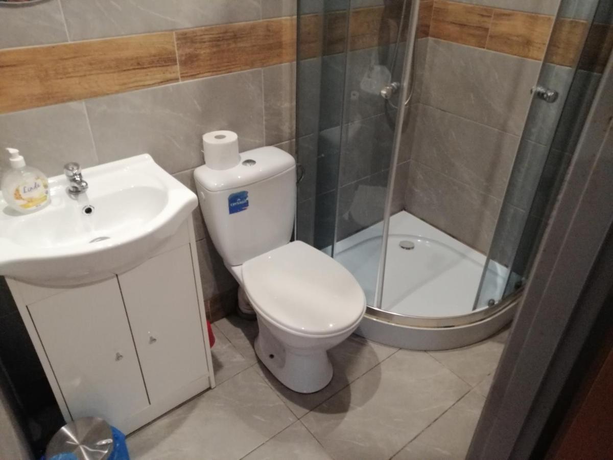 Pokoje Goscinne Polo Częstochowa Esterno foto